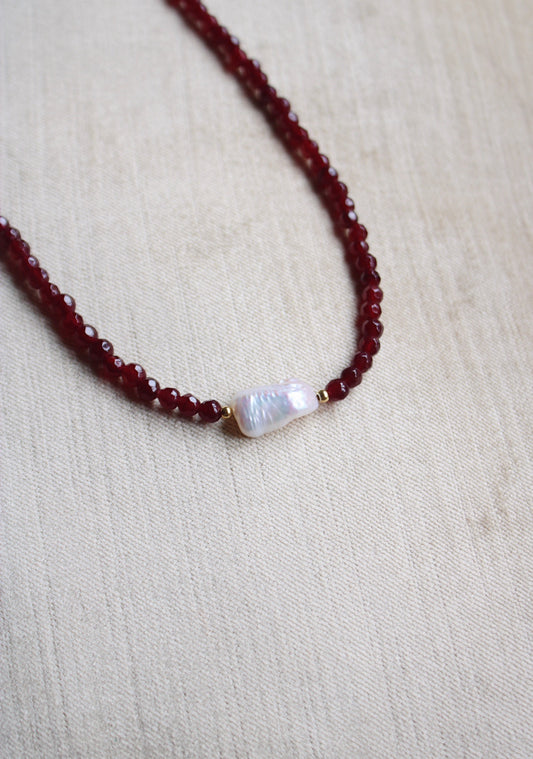 Collar burdeo perla alargada