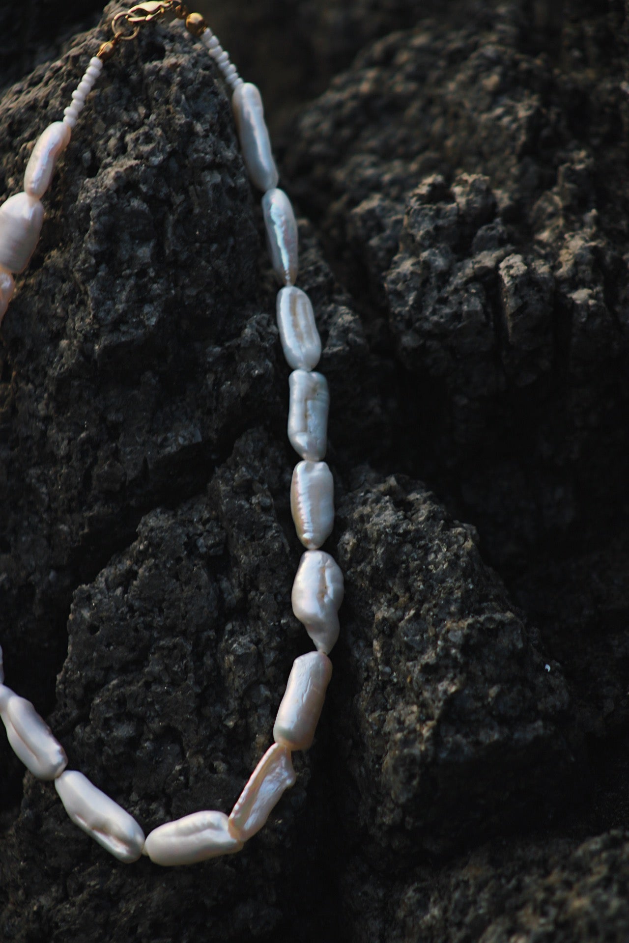 Collar perlas alargadas