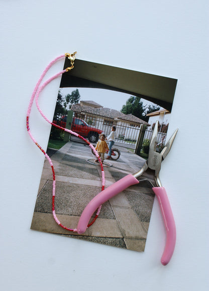 Collar rosado y fucsia tornasol