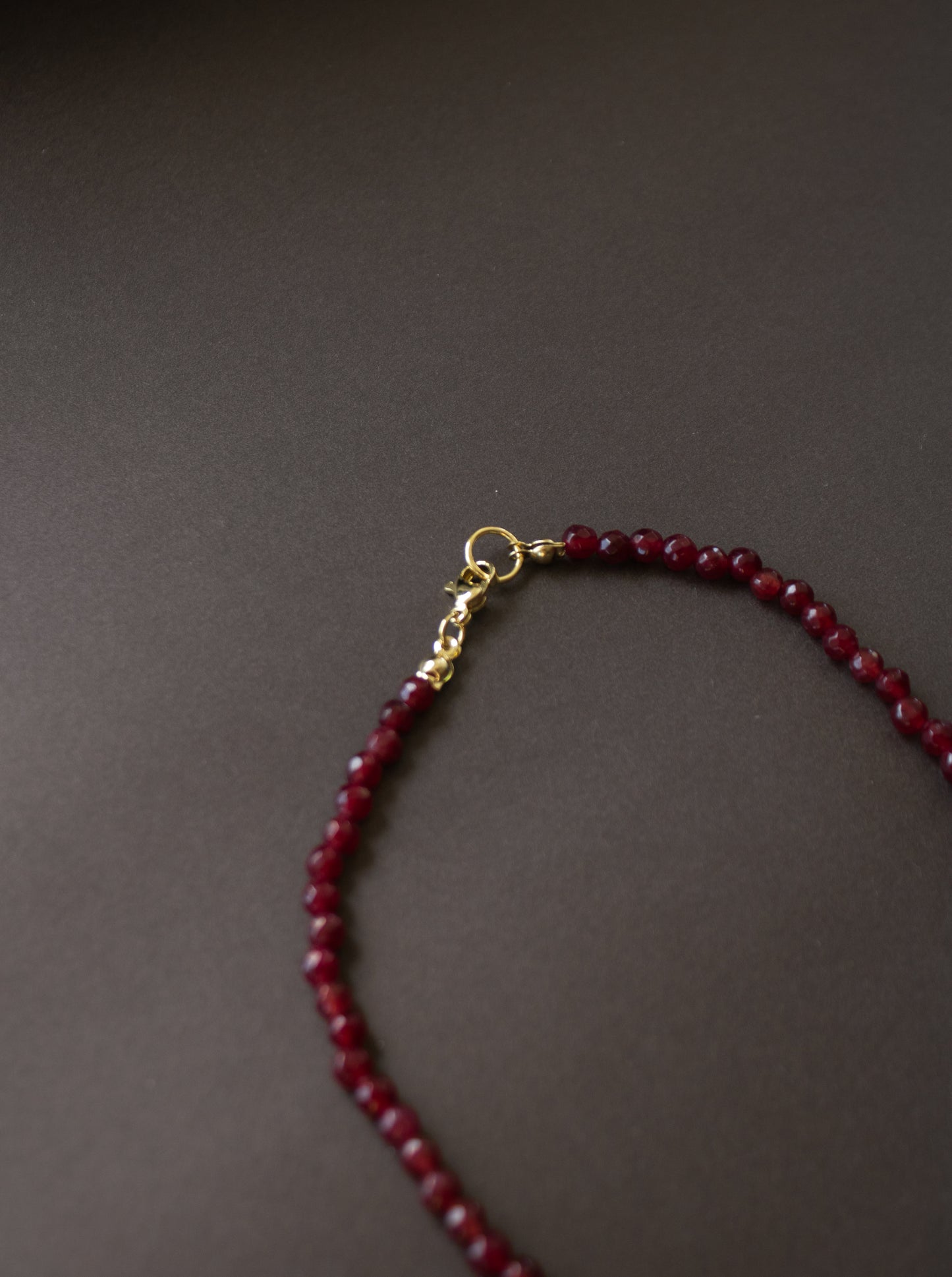 Collar burdeo perla alargada